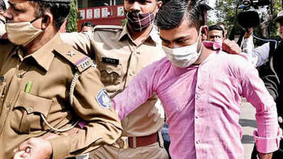 Gujarat: Rapist sentenced for life hurls footwear at judge in Surat