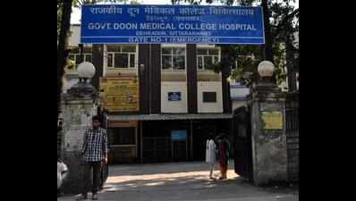 Govt hospitals pulled up for prescribing outside medicines