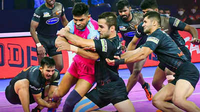PKL: Ajith, Abhishek shine as U Mumba beat Jaipur Pink Panthers 37-28