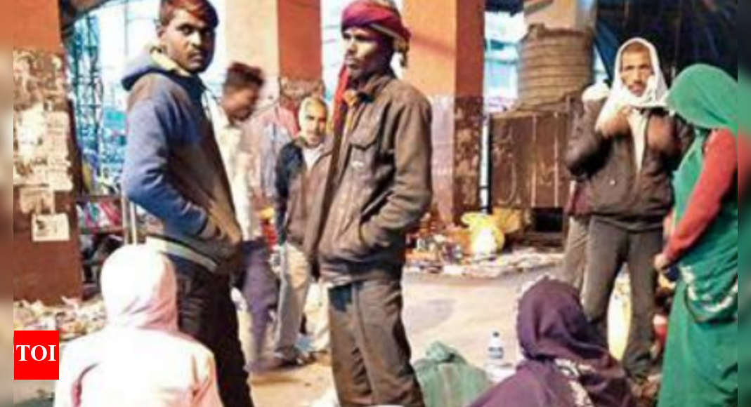 Migrant Workers Head Back In Search Of Livelihood | Bhopal News - Times ...