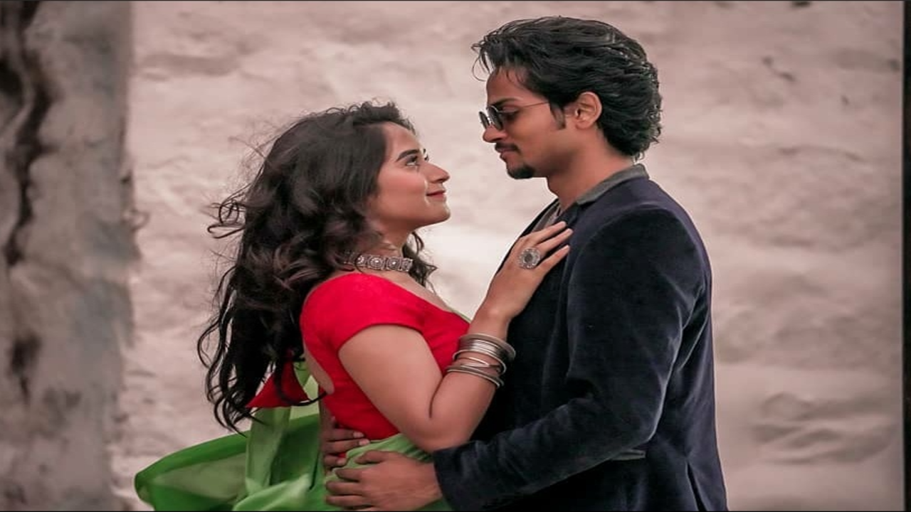 Shanmukh New Girlfriend దీప్తి సునైనాతో బ్రేకప్ తర్వాత కొత్త ప్రేమికురాలు! 68 Deepthi Sunaina and Shanmukh Jaswanth breakup after five years of ...