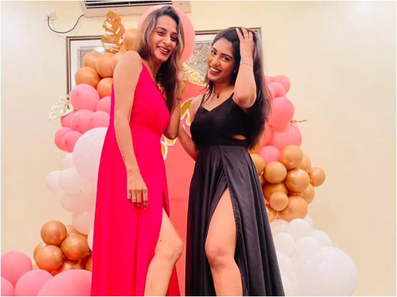 Surekha Vanis New Years eves sizzling dance video with her daughter goes viral! Telugu Movie News image