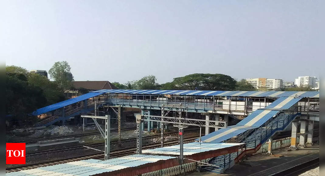 Fob Mumbai New Foot Overbridge To Speed Up Passenger Dispersal At