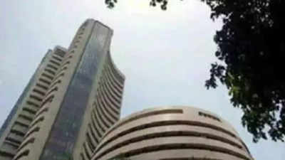 Sensex starts 2022 with a bang, gains 929 points to 59,000