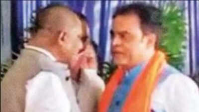 Karnataka: Minister, MP clash on stage as CM Basavaraj Bommai looks on