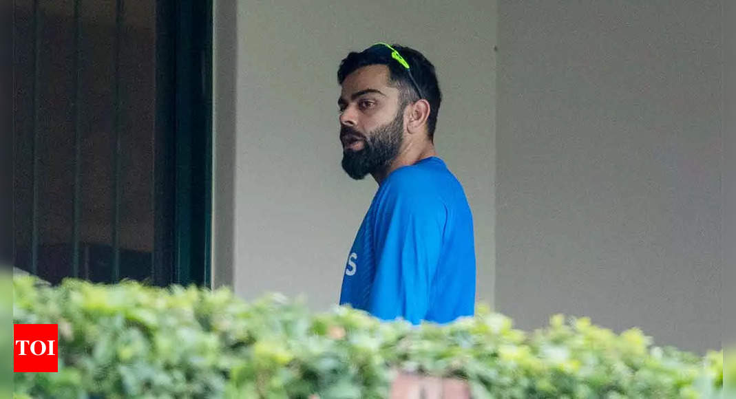 2nd Test: Untimely injury for beleaguered Virat Kohli