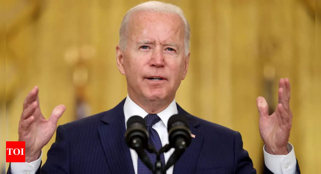 Biden urges concern but not alarm in US as omicron rises – Times of India