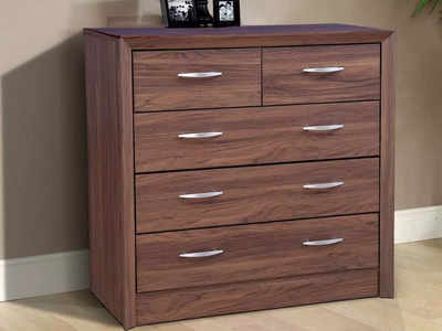 Drawers: Chest of drawers that add a functional & aesthetic detail in the  bedroom