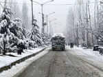 Kashmir Valley receives fresh snowfall