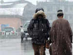 Kashmir Valley receives fresh snowfall