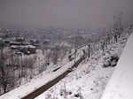 Kashmir Valley receives fresh snowfall