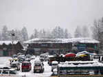 Kashmir Valley receives fresh snowfall