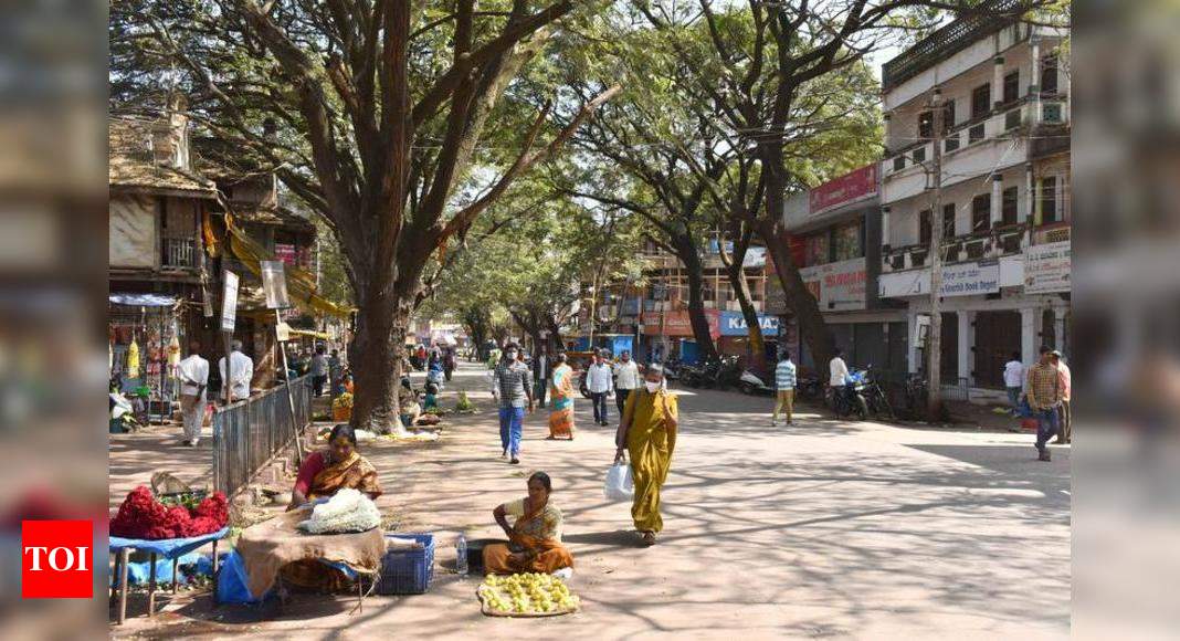 Twin cities shut down for Weekend Curfew Hubballi News Times of India