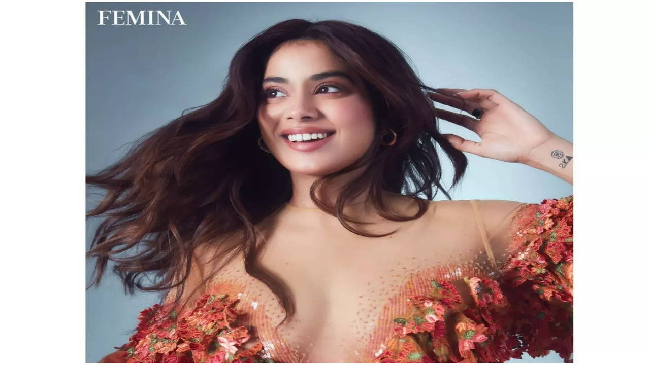 Are you crushing on the same beauty trend as Jhanvi Kapoor? | Vogue India