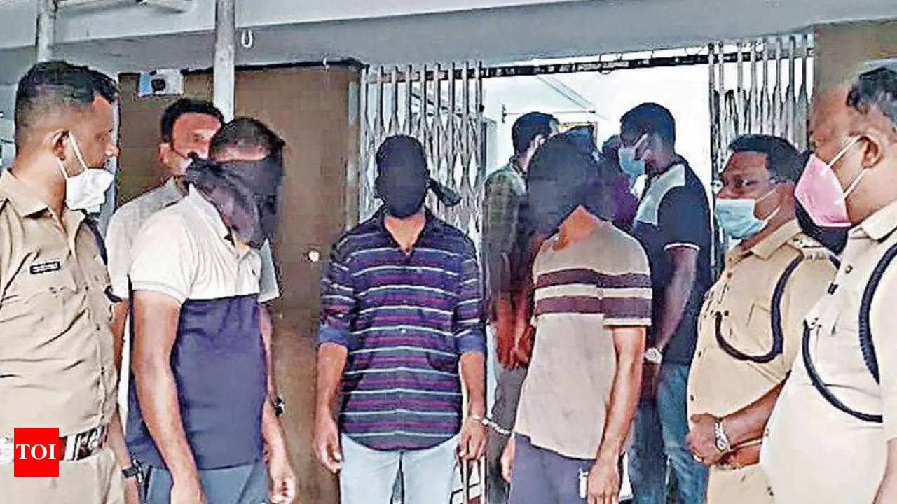 Kerala cops arrest five more men in wife-swap case | Kochi News - Times of  India