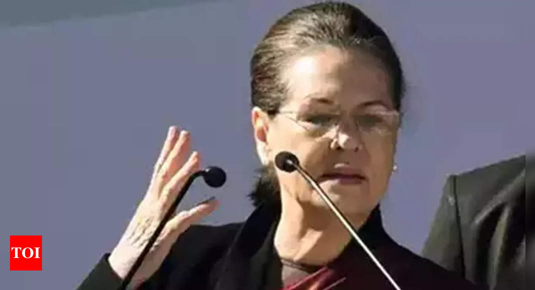 congress: Congress chief Sonia Gandhi forms campaign, manifesto panels for Punjab polls | India News