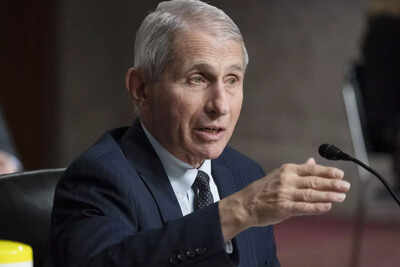 US on 'threshold' of living with coronavirus: Fauci