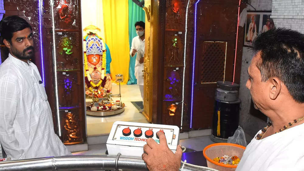 Pics from Gujarat: Press a button & pour oil from afar at this Hanuman temple