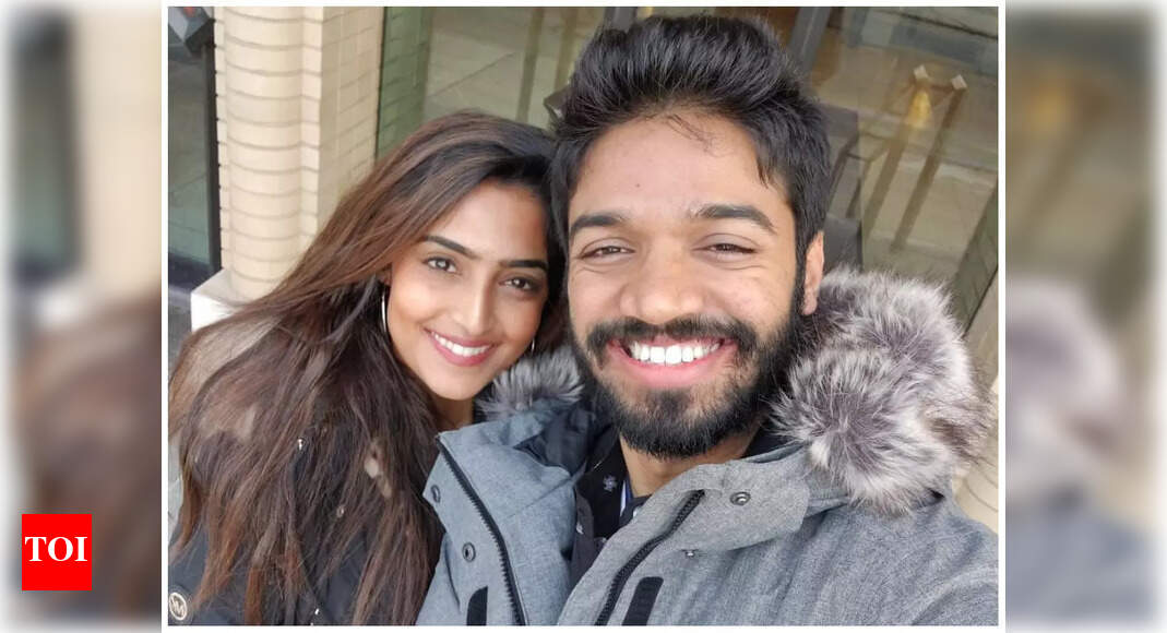 Reba John’s husband Joe pens a loveydovey note on their wedding day