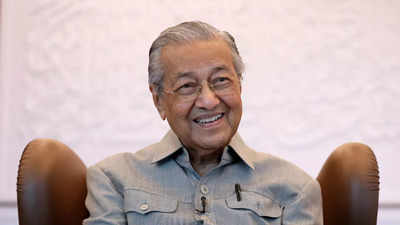 Former Malaysian PM Mahathir Mohamad discharged from hospital after medical procedure