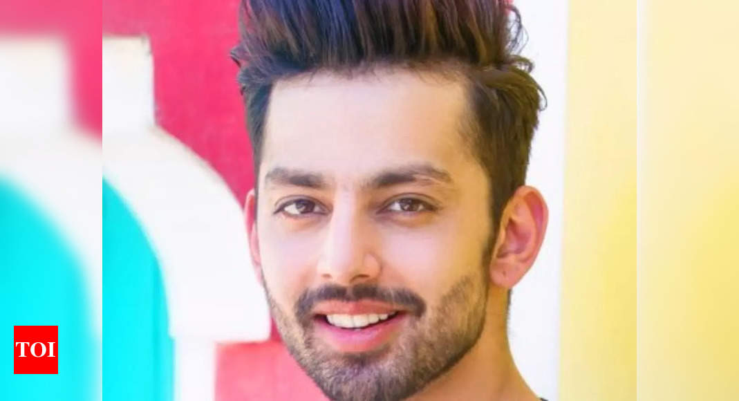 Himansh Kohli Takes Trip Down Memory Lane As 'Yaariyan' Completes 8 ...