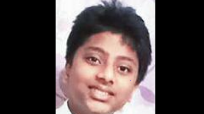 Mumbai: 13-year-old dies as coconut palm crashes on head