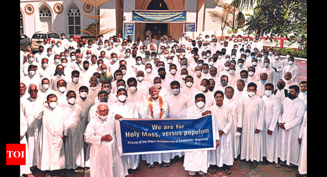 Bishop S House: Over 250 Priests Protest At Bishop’s House | Kochi News ...