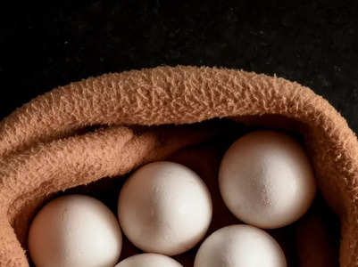 Egg yolk vs egg white: Nutrition facts