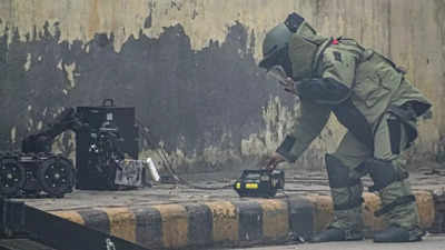 Days before Republic Day, major terror strike foiled as IED defused at Delhi market