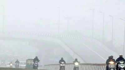 Year’s first ‘cold day’ gives Delhi the shivers