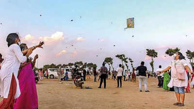 Hyderabad: Sankranti festivities begin with Bhogi fire, kite flying