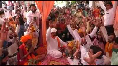 Covid curbs go for a toss as 10k people turn up at Surat bovine shaadi