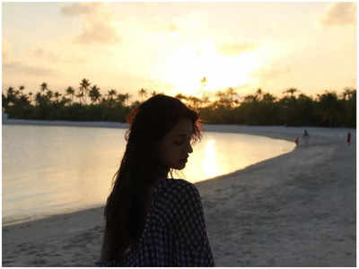 Disha Patani enjoys a quiet sunset by the bay