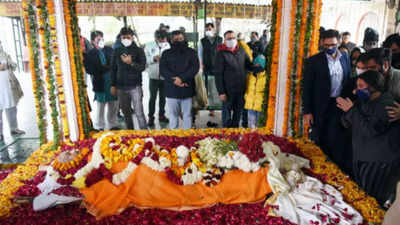 Lucknow bids a tearful adieu to its kathak gharana’s last maharaja Pandit Birju Maharaj
