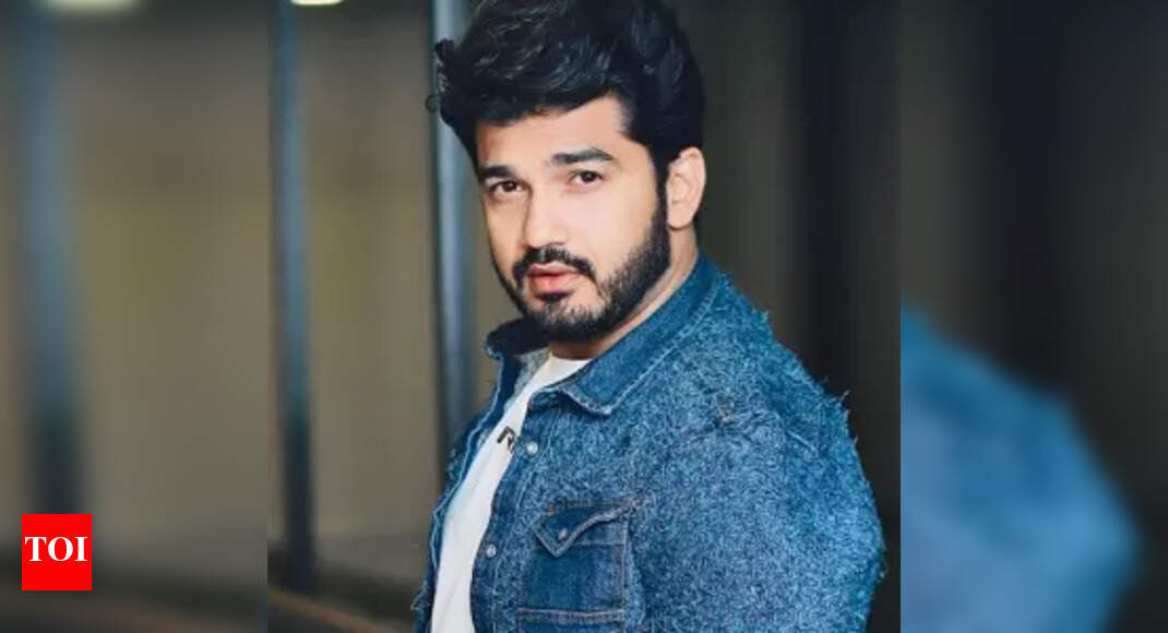Maadhav Deochake | undefined Movie News - Times of India