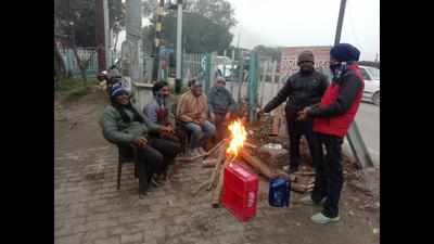 Cold wave grips Terai region, dry weather prevails in plains