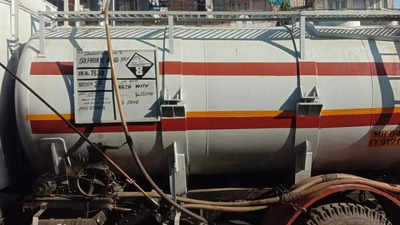 Thane: Three injured after chemical leaks from tanker in Ulhasnagar