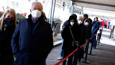 Italy reports 228,179 coronavirus cases on Tuesday, 434 deaths