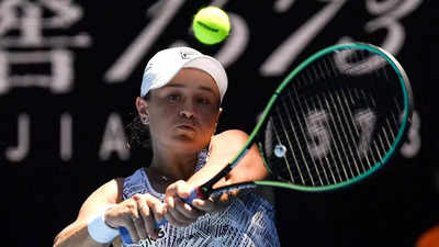 Flawless Ashleigh Barty powers into Australian Open third round