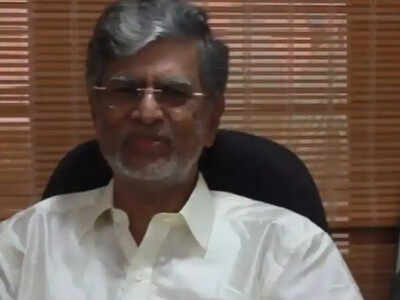 After Aishwaryaa and Dhanush divorce, Vijay's father SA Chandrasekhar posts a video on husband- wife relationship