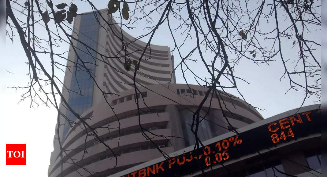 Rising US yields, crude prices spook St, sensex dips 656 pts