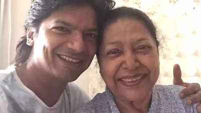 Singer Shaan’s mother Sonali Mukherjee passes away, Kailash Kher offers his condolences