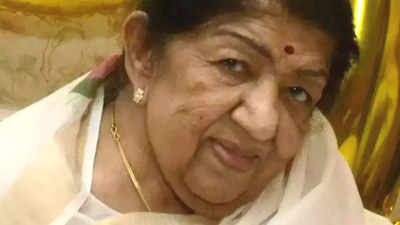 Lata Mangeshkar continues to be in ICU; doctors say they are trying their best for her speedy recovery