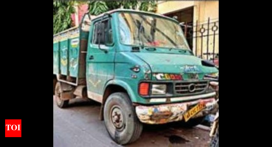 2 Dead, 1 Hurt In 3 Accidents | Kolkata News - Times of India