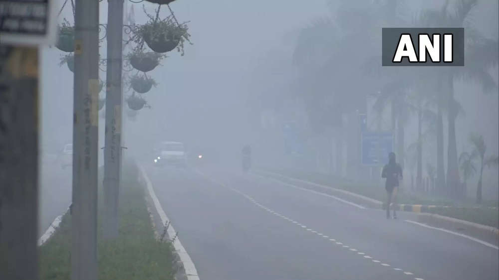 In photos: Dense fog engulfs national capital