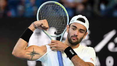Australian Open: Matteo Berrettini fights off prodigy Carlos Alcaraz to reach fourth round