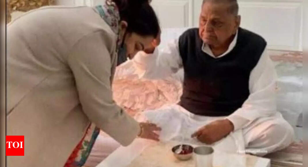 After joining BJP, Aparna Yadav seeks Mulayam&rsquo;s blessings