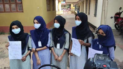Udupi college 'hijab' row: Hindu Jagarana Vedike warns of saffron shawl  campaign | Mangaluru News - Times of India