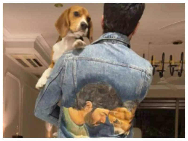 Varun Dhawan flaunts his new denim jacket with his dog Joey; See Pic