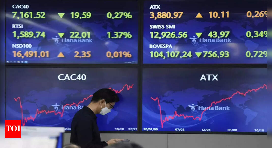 Live: Sensex falls over 1,100 points